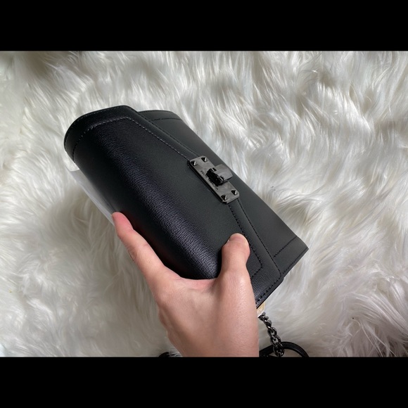 MK Kinsley Med Wallet Crossbody - Picture 7 of 8